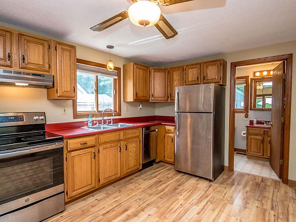 5th image of 90 Tewkesbury Drive