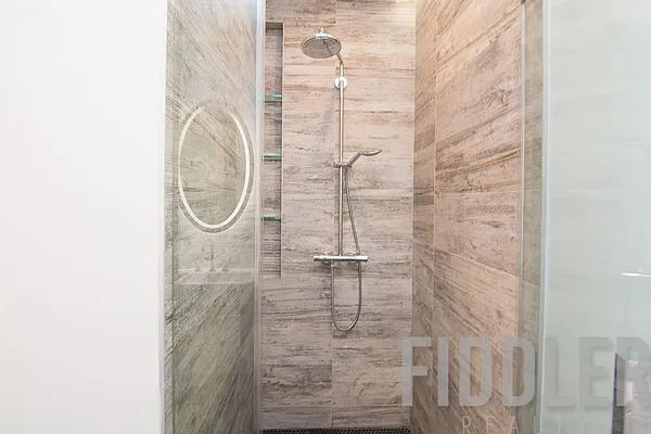 Rented by The KCI Group | media 152