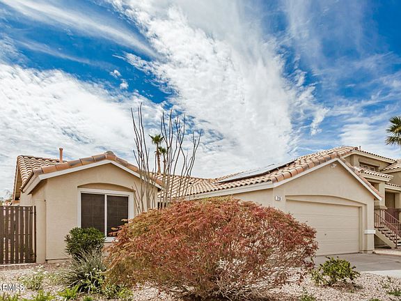 3rd image of 715 E Linda Ln