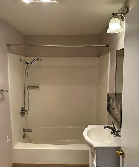 1414 SE Lambert St #6 — Photo 6