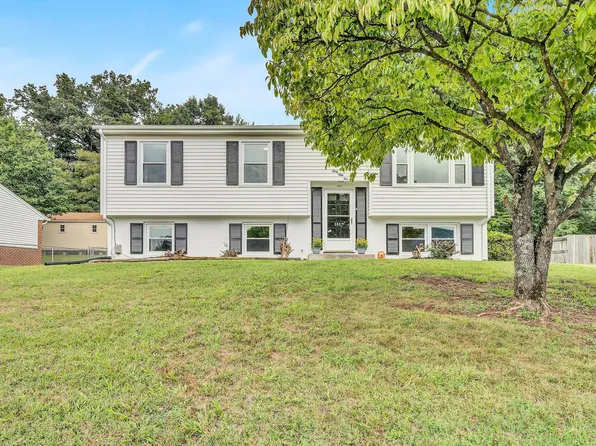 3054 Woodway Rd, Roanoke, VA 24014