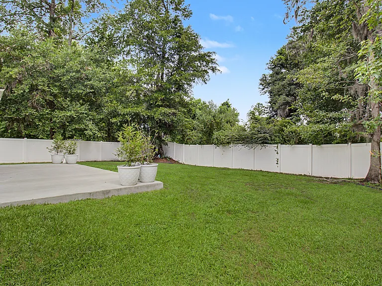 906 Rachel Ln — Photo 35