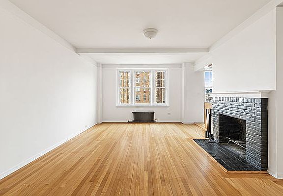 3rd image of 302 W 12th St APT 7C