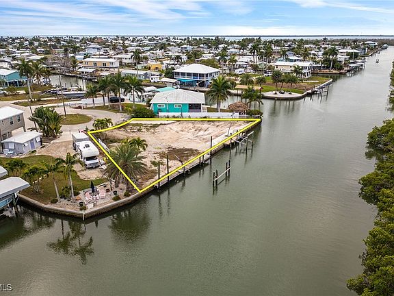2nd image of 3977 Coconut Dr