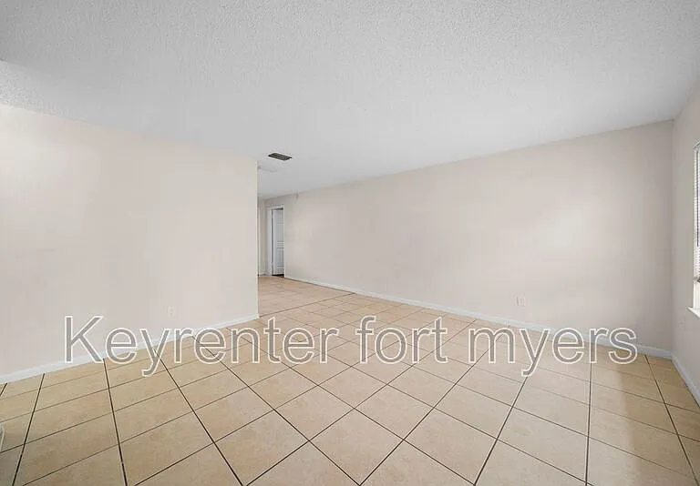 5551 5th Ave — Photo 3