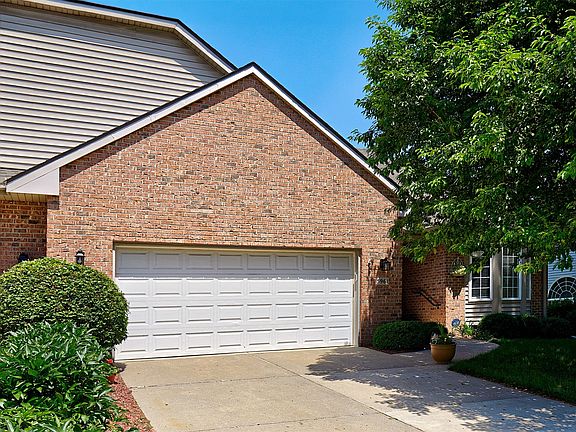 3rd image of 5961 Dakota Dr