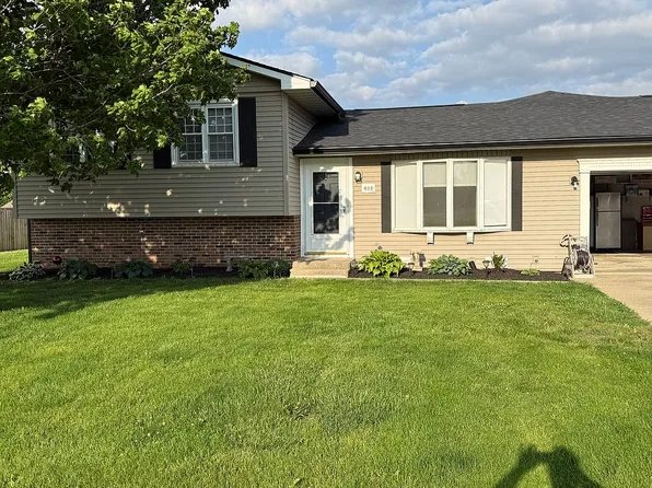 830 S Maple St, Virginia, IL 62691