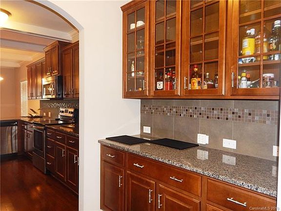 4th image of 1057 Newton Ave