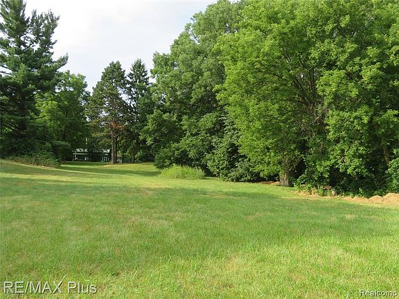 5th image of 3456 E Pierson Rd