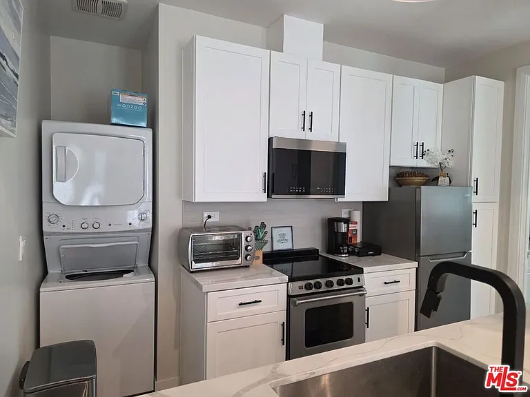 2503 Phelan Ln — Photo 7
