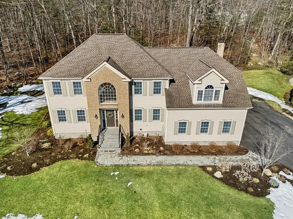 7 Deer Ridge Rd, Ashland, MA 01721