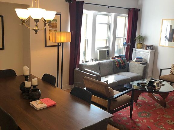 Open floor plan between living room and dining room