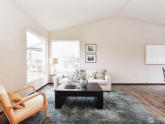 3rd image of 723 123rd Avenue NE