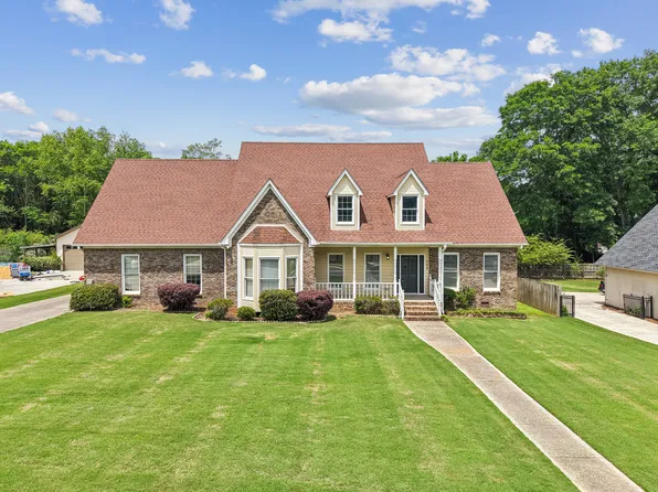 508 Water Oaks Cir, Trussville, AL 35173