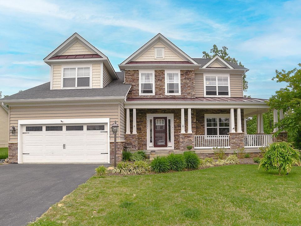 1st image of 45181 Woodhaven Dr