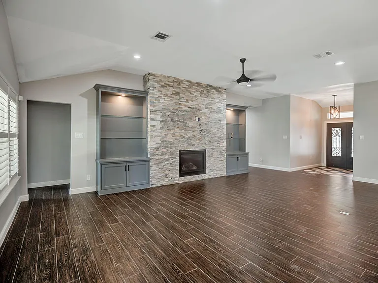 831 Bradwell Dr — Photo 5