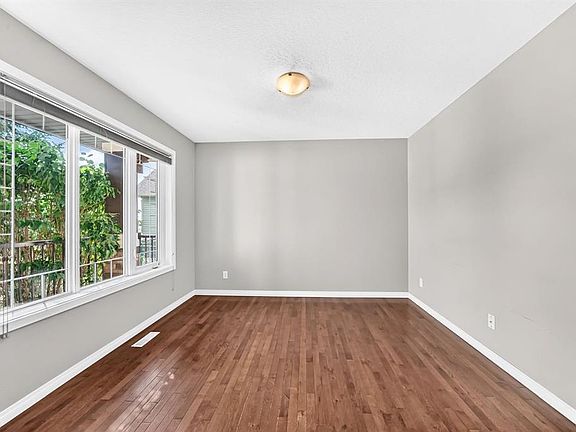 5th image of 142 E Strathmore Lakes Pl