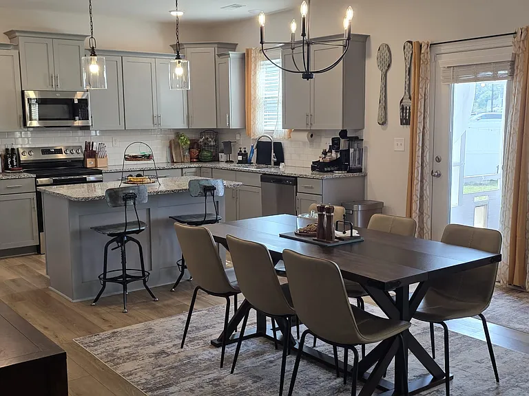 536 Amusement Dr — Photo 7