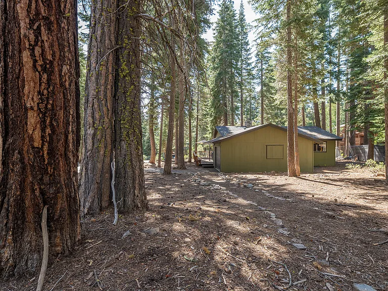 700 Carnelian Cir — Photo 32
