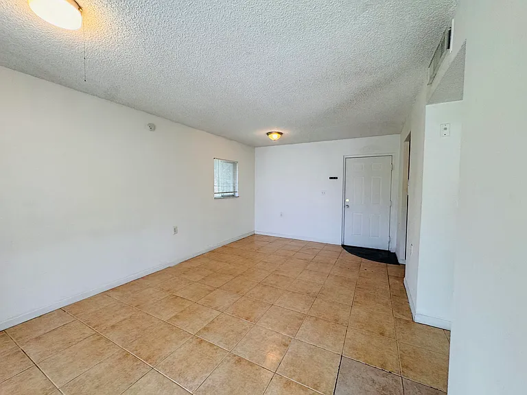 1068 N Benoist Farms Rd #302 — Photo 37
