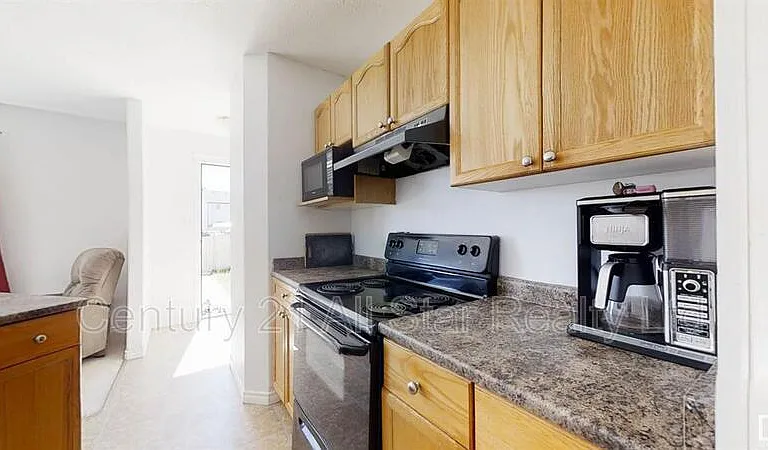 415 Aster Close — Photo 8