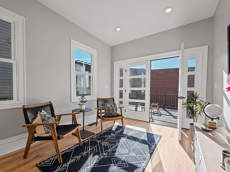 1027 Vinial St — Photo 10