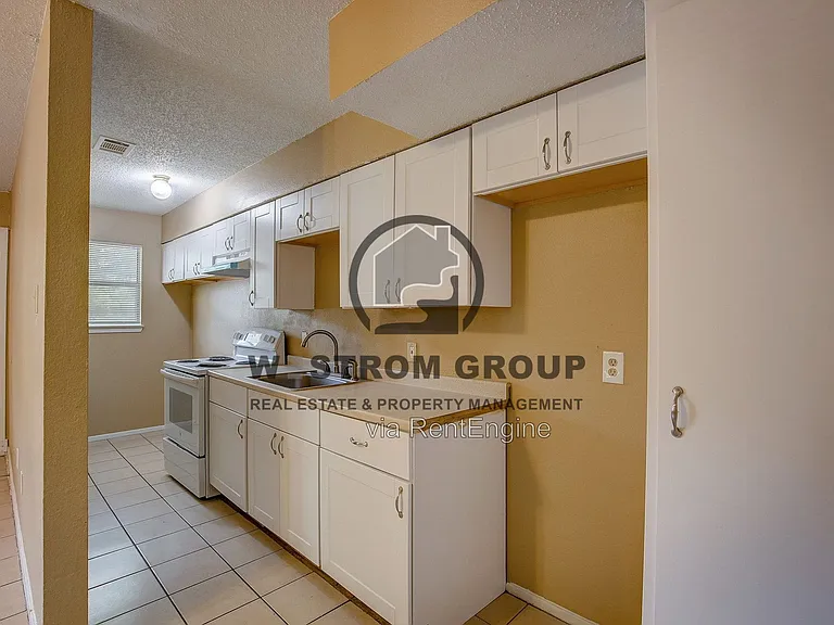 2700 S Adams St — Photo 9