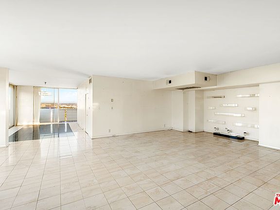 5th image of 8787 Shoreham Dr #Phb