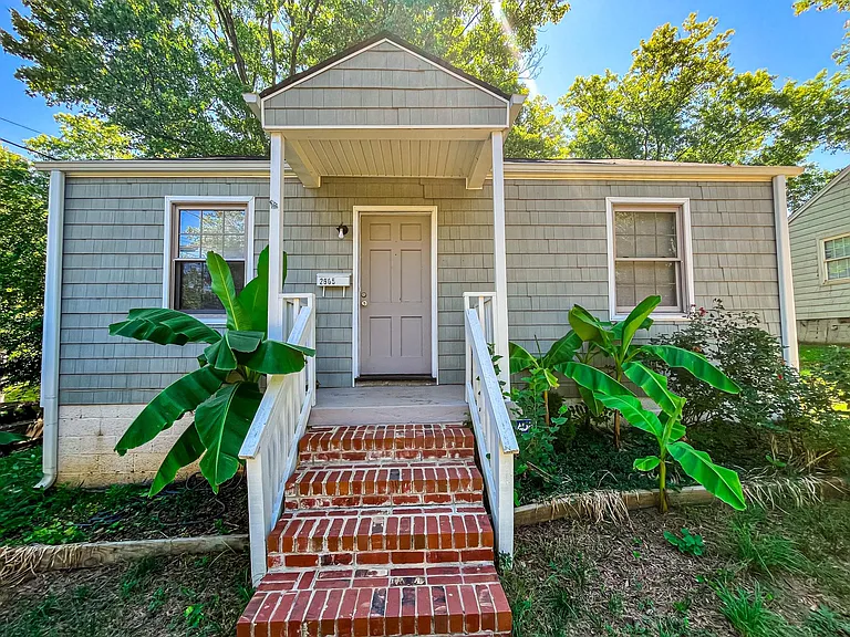 2905 Trent St — Photo 3