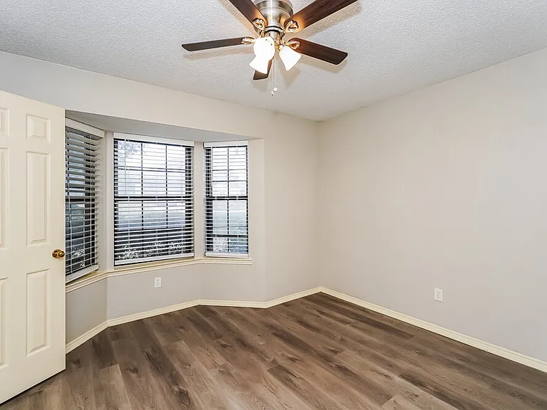 709 Daniels Dr — Photo 14