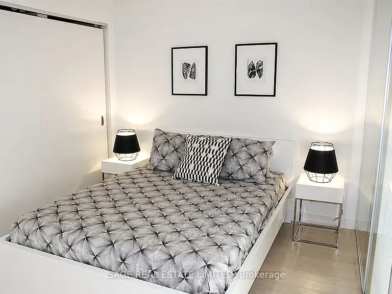 111 Bathurst St #706 — Photo 6