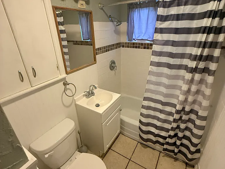 7314 E Lincoln St — Photo 5