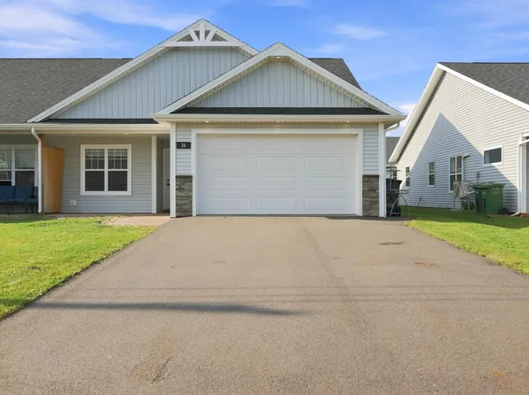 34 Essex Cres W, Charlottetown, PE C1E 3J4