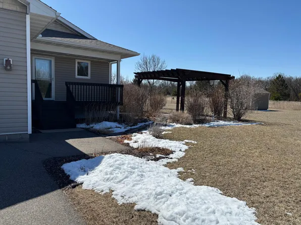 1073 Prairiewood Dr SW, Pillager, MN 56473