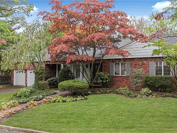 3rd image of 105 Johanna Ln