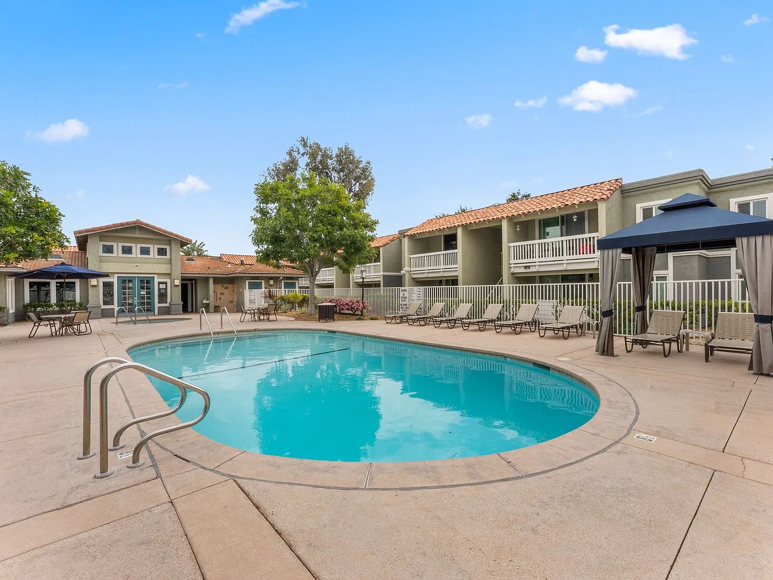 Serena Vista Apartments — Photo 4