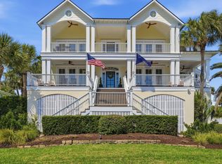 601 Palmetto Blvd, Edisto Island, SC 29438