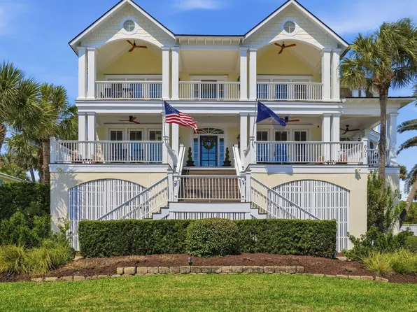 601 Palmetto Blvd, Edisto Island, SC 29438