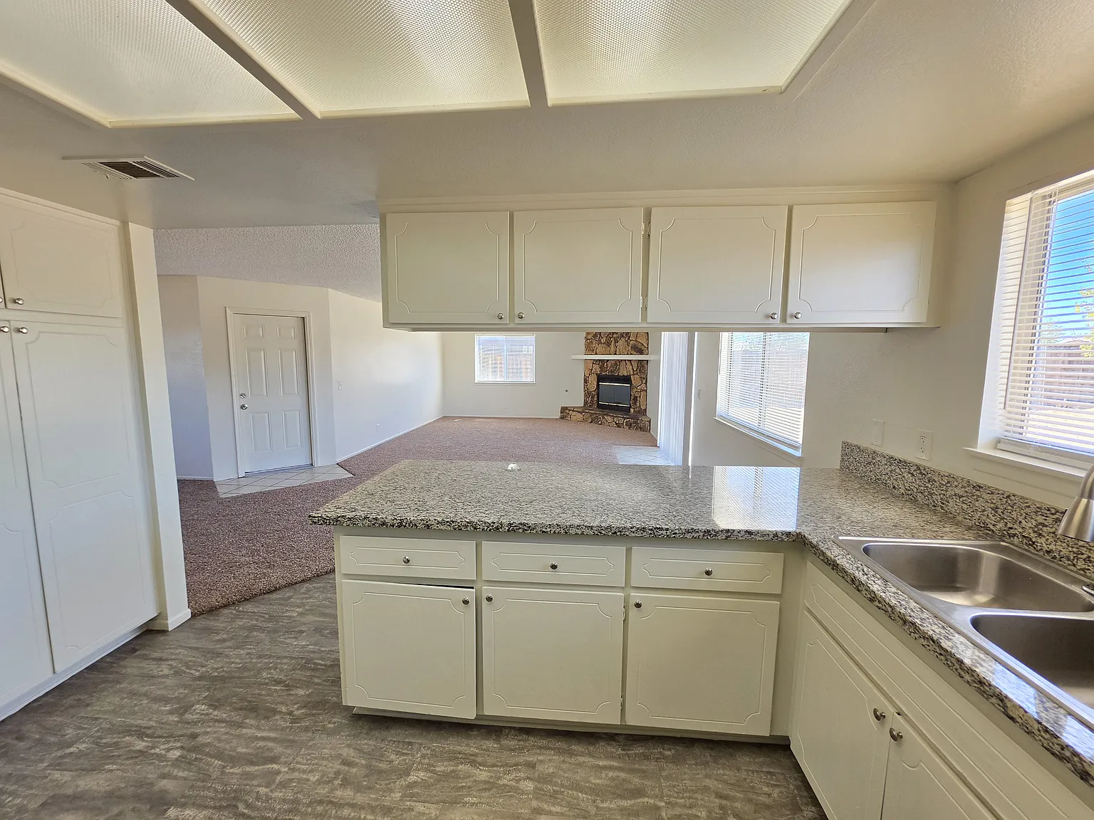 3 bed, 1743 sqft, $2,150 — Photo 4