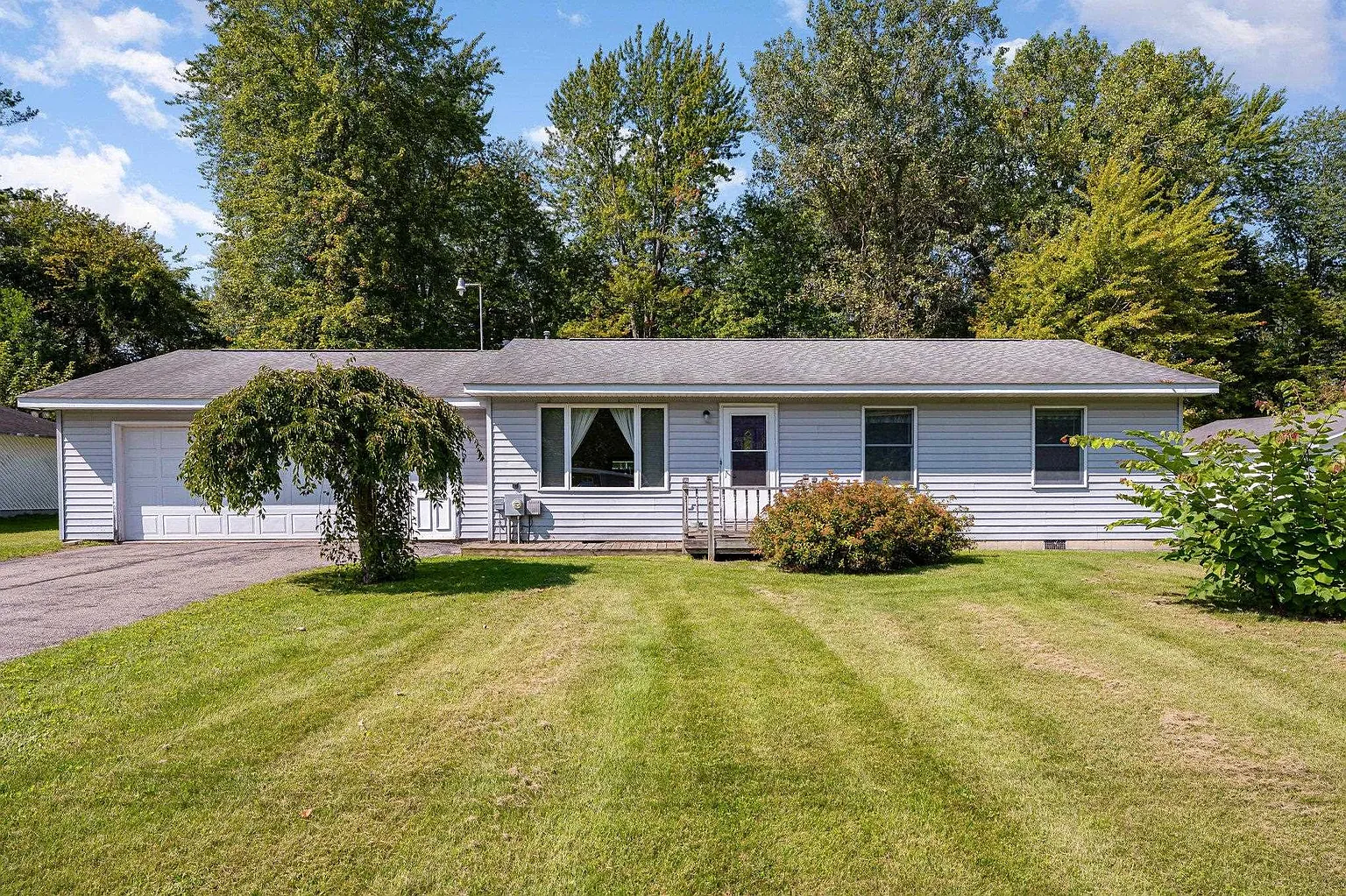4802 Raymond Rd photo 1