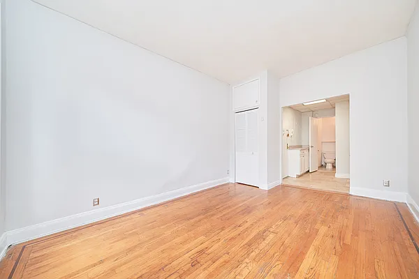 Rented by Living New York | media 8