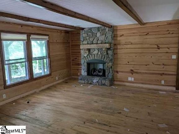 4th image of 127 Wildwood Ln