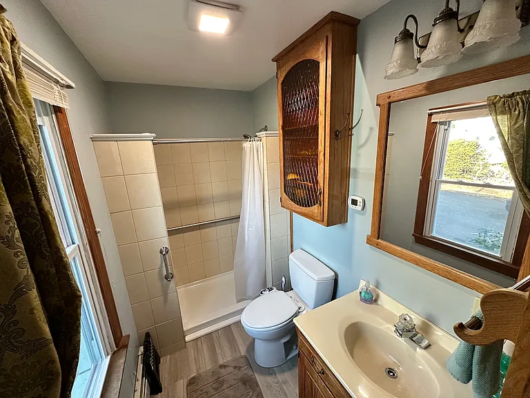 64 Flanders Rd — Photo 18