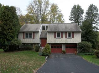 426 Cross Creek Rd, Shavertown, PA 18708