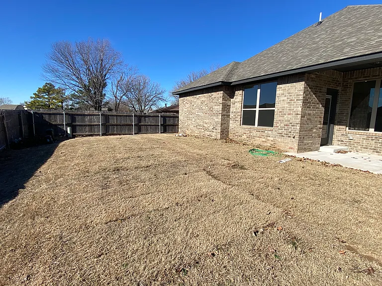 2836 Kingswood Dr — Photo 46