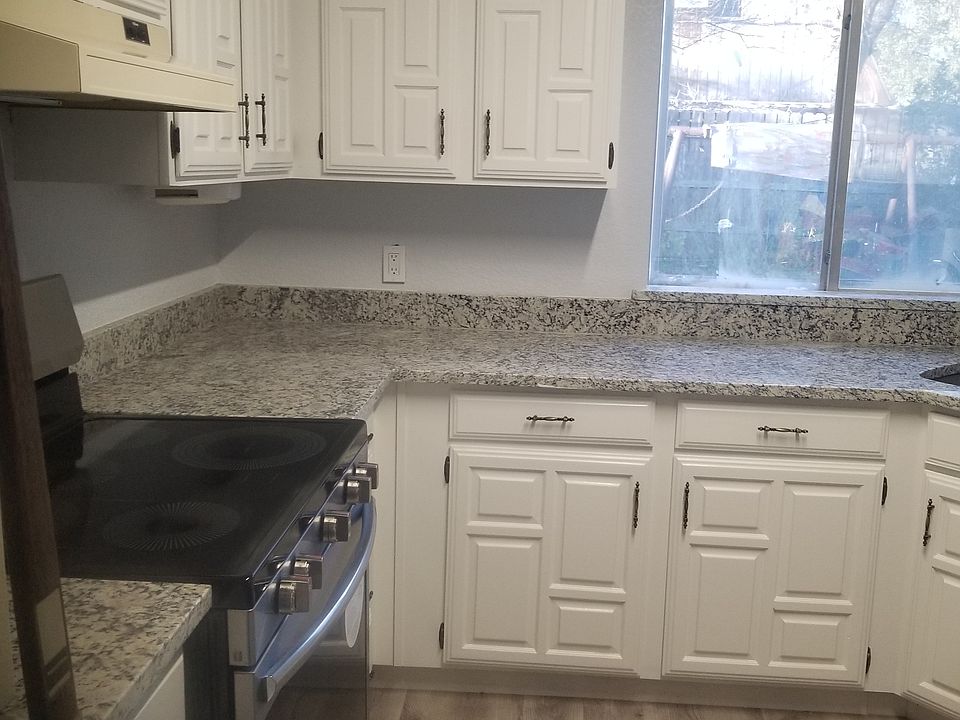 2nd image of 7228 S Ridge Trl