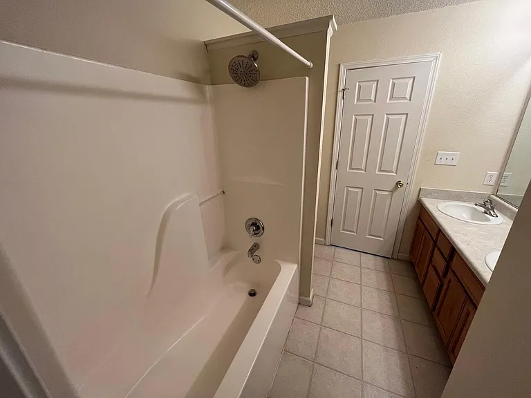 3168 Shadow Bend Dr — Photo 13