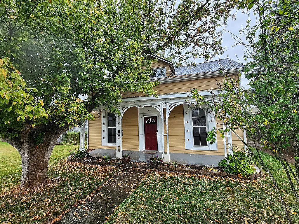 700 Harrison Ave photo 1