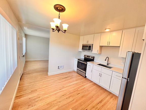 4th image of 156 Santa Lucia Ave #6