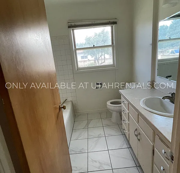 158 W 500 N — Photo 22